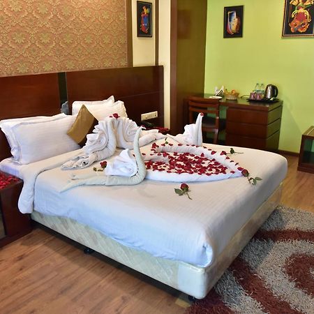 Hotel Ambassador Chocolate Inn Kalyani Eksteriør bilde